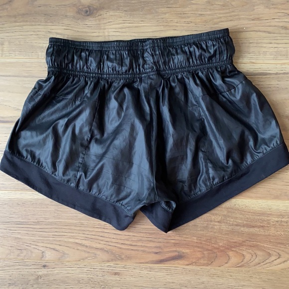 Black athleisure shorts - Picture 3 of 3